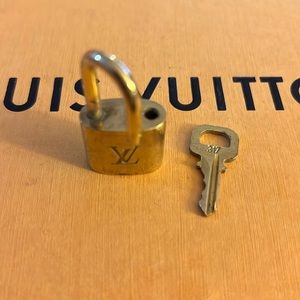 No 317 LV padlock set with one key